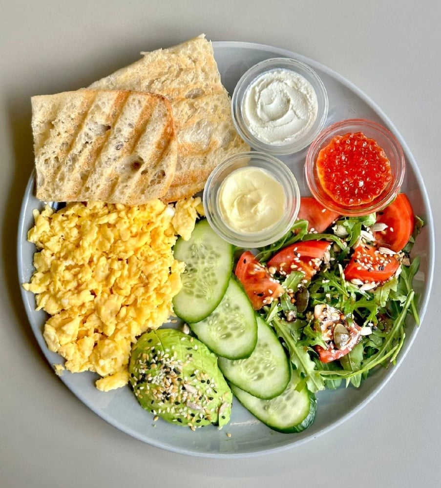 Новорічний сніданок з ікрою