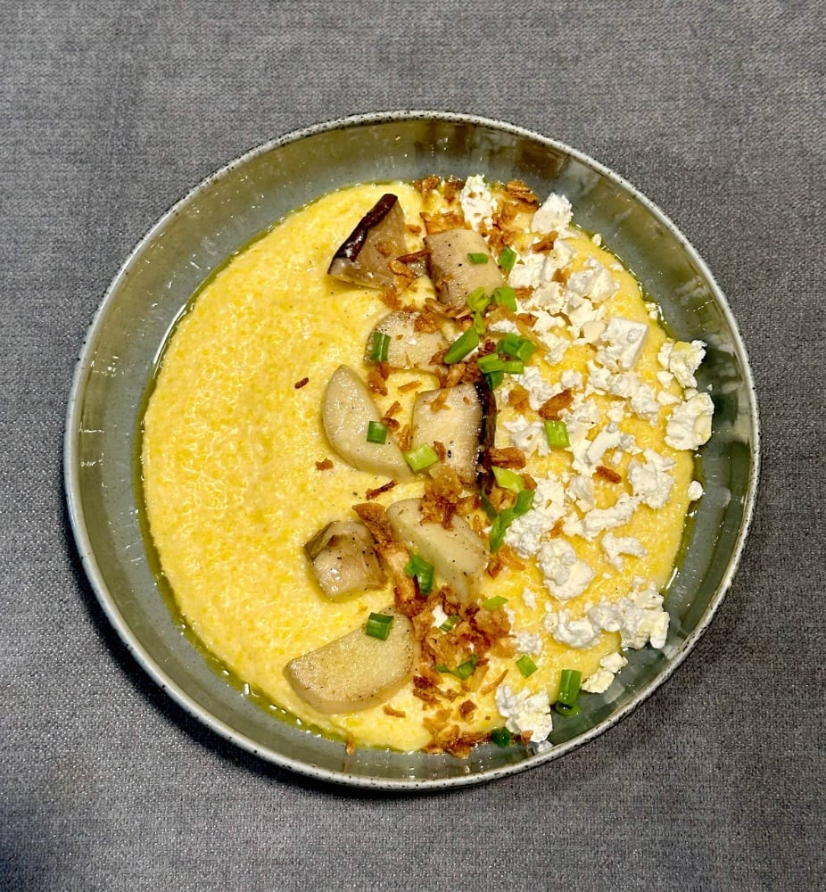 Банош з вершками, бринзою і ерінгами