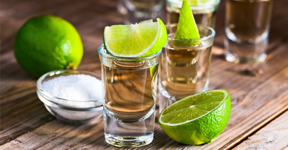 TRAGO TEQUILA JOSE CUERVO