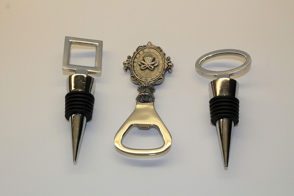 Destapadores (bottle opener)