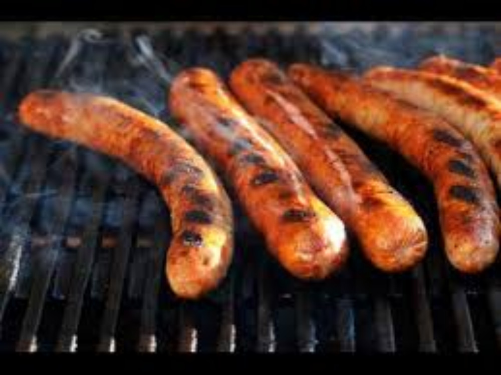 Ковбаски гриль з соусом BBQ
