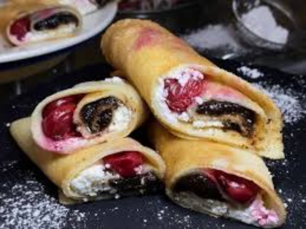 Млинці з маком та вишнею