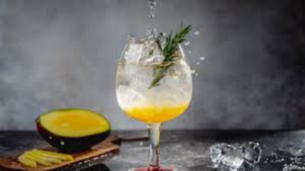 Безалкогольний MANGO GIN TONIC