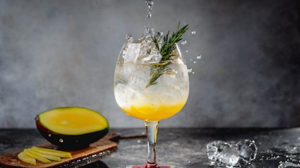 Коктейль "MANGO GIN&TONIC"