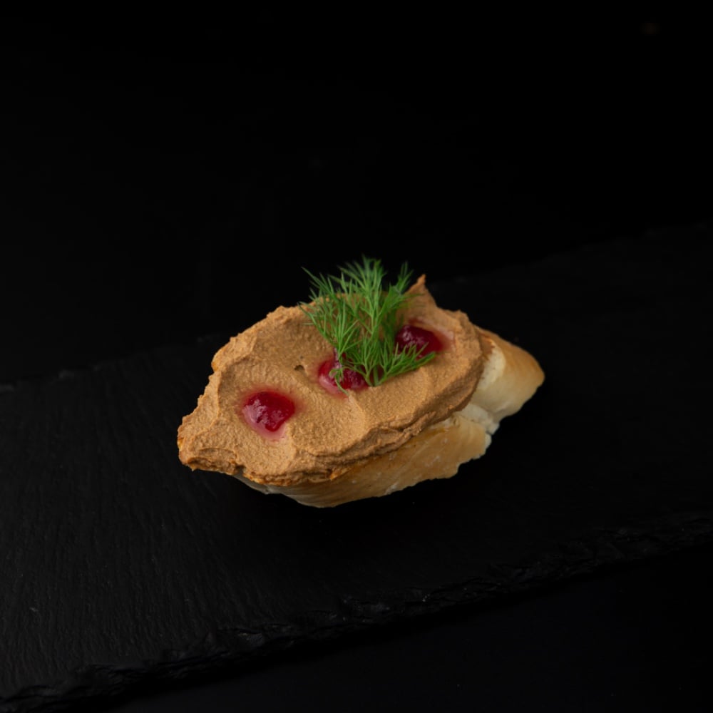 Брускета з паштетом та журавлиною 25-30г