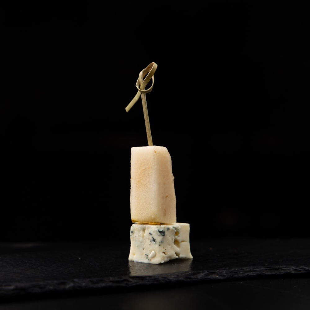 Канапе груша-Дор-Блю 15-20г