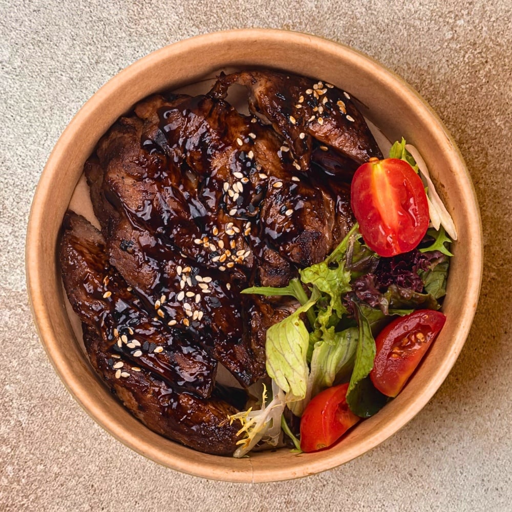 Ситний боул: Гриль-стейк зі свинини з соусом унагі