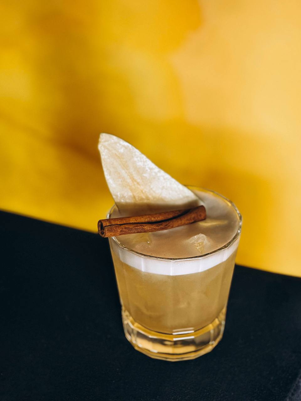 Коктейль Spiced Pear Sour