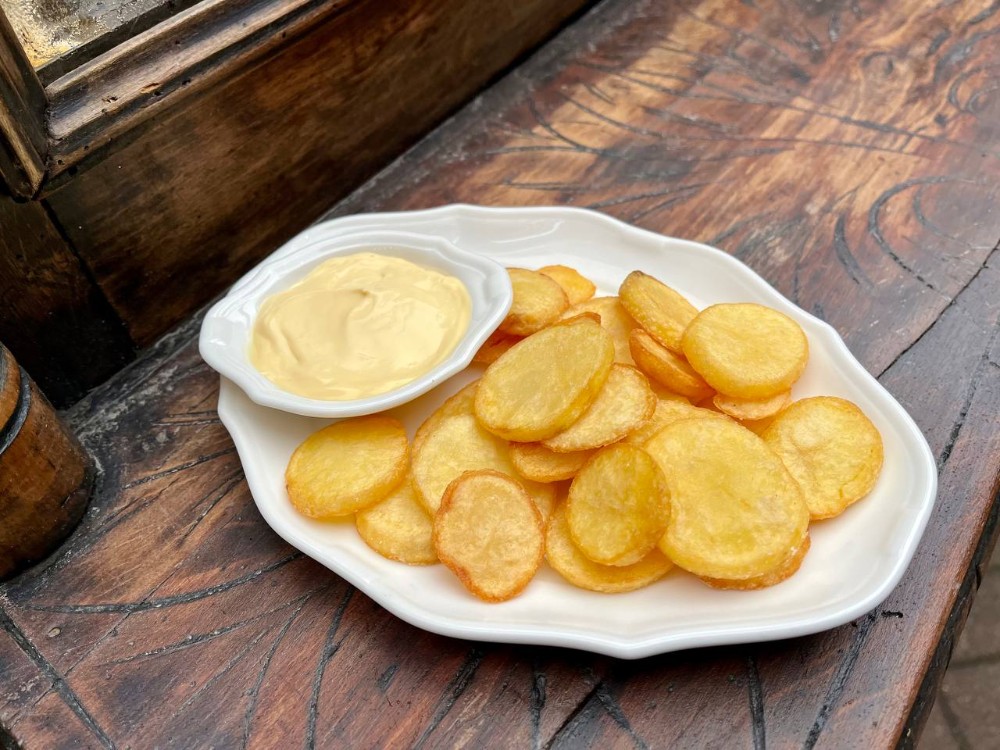 Картопля фрі з гірчичним соусом