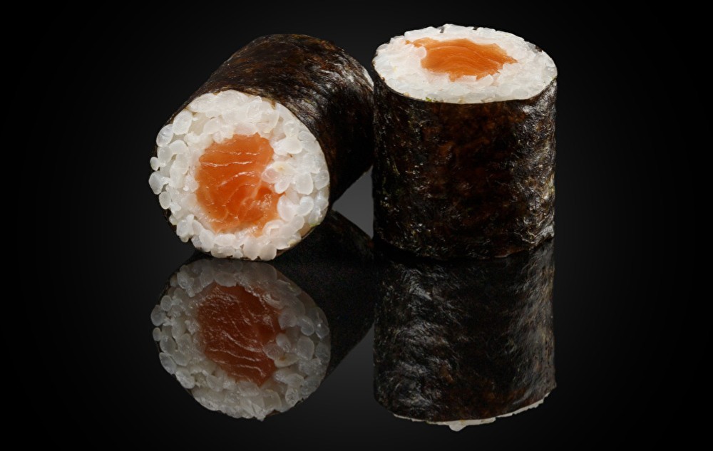 Макі з лососем