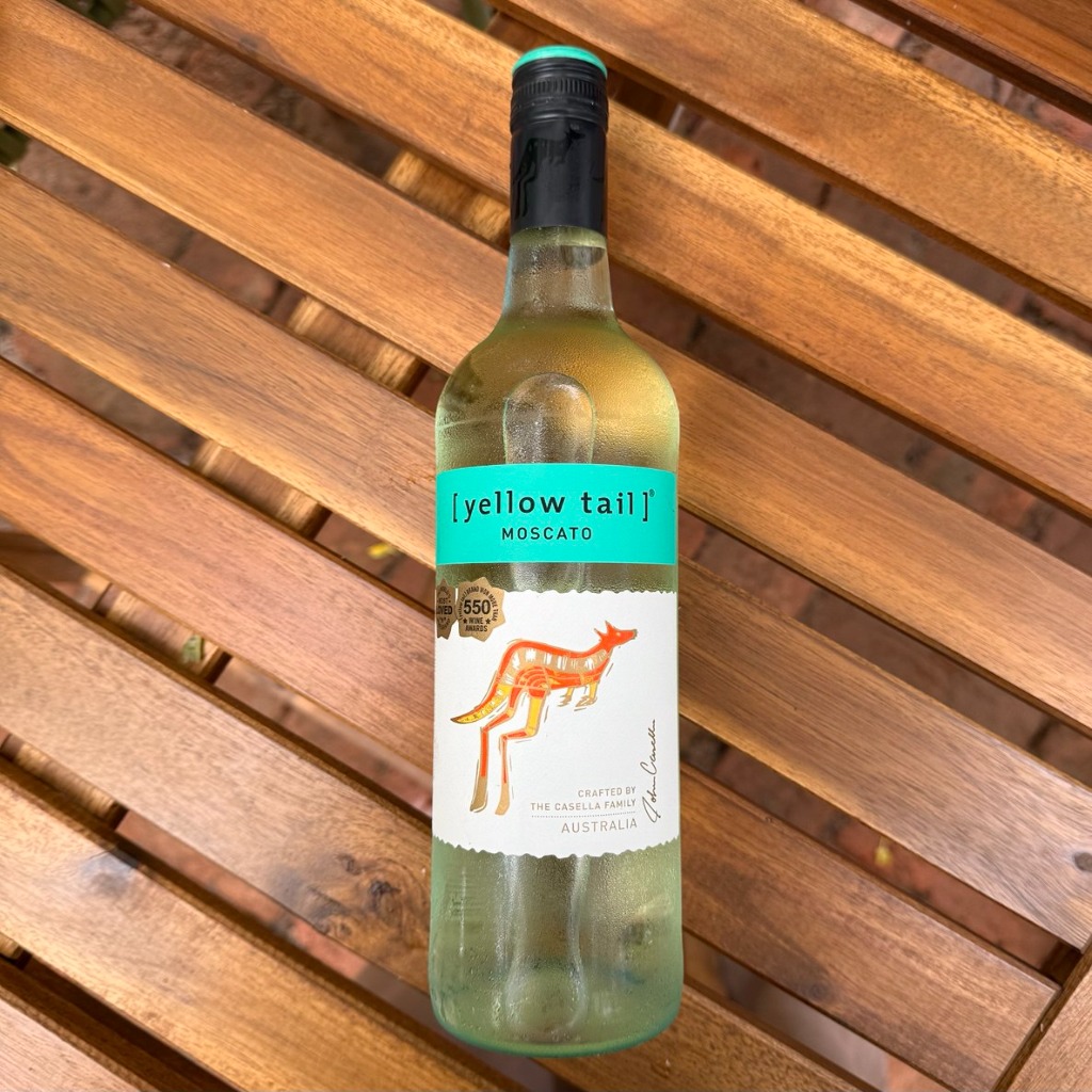 Yellow Tail, Moscato, Австралія, біле напівсолодке
