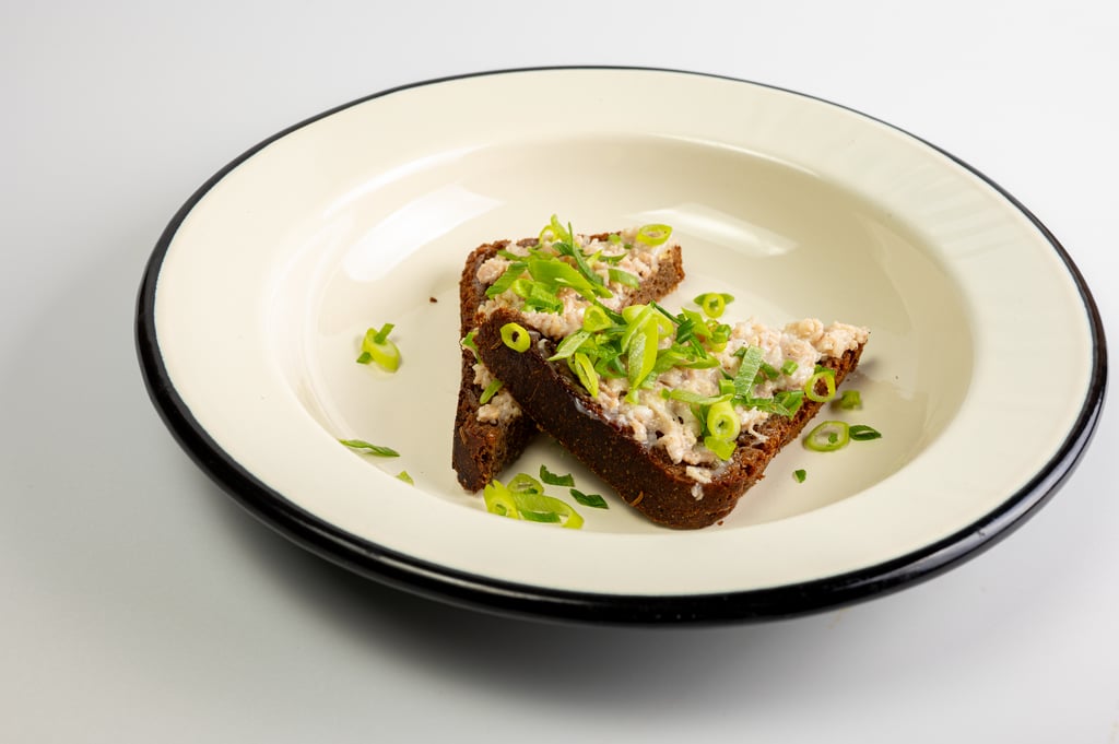 Хліб зі смальцем та цибульков (55 г)