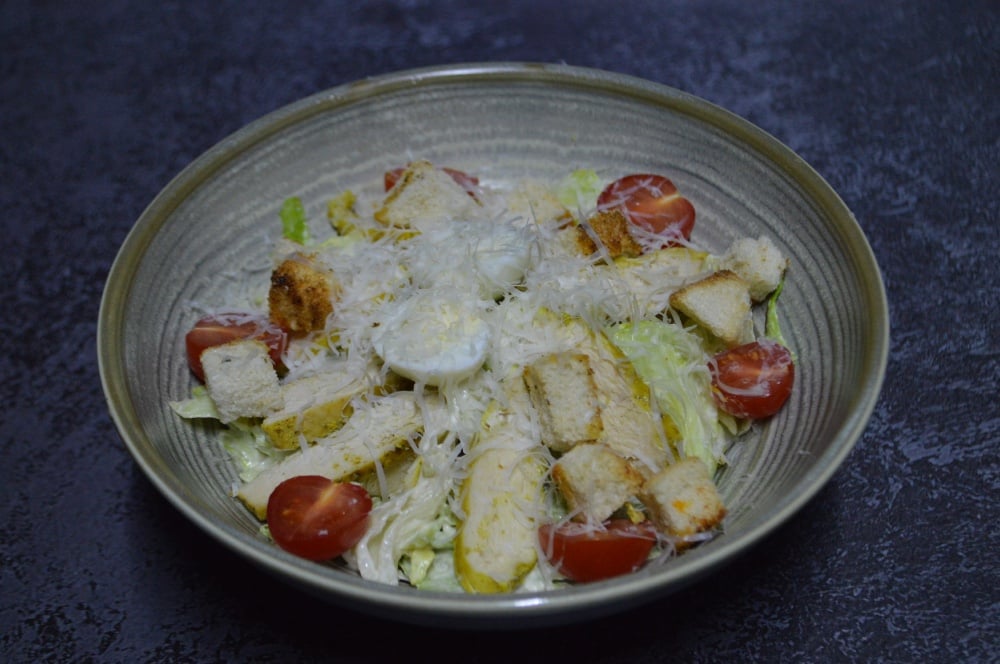Цезарь с курицей