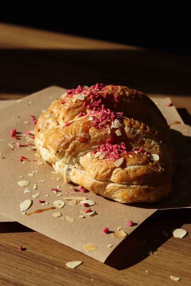 Круасан солона карамель 