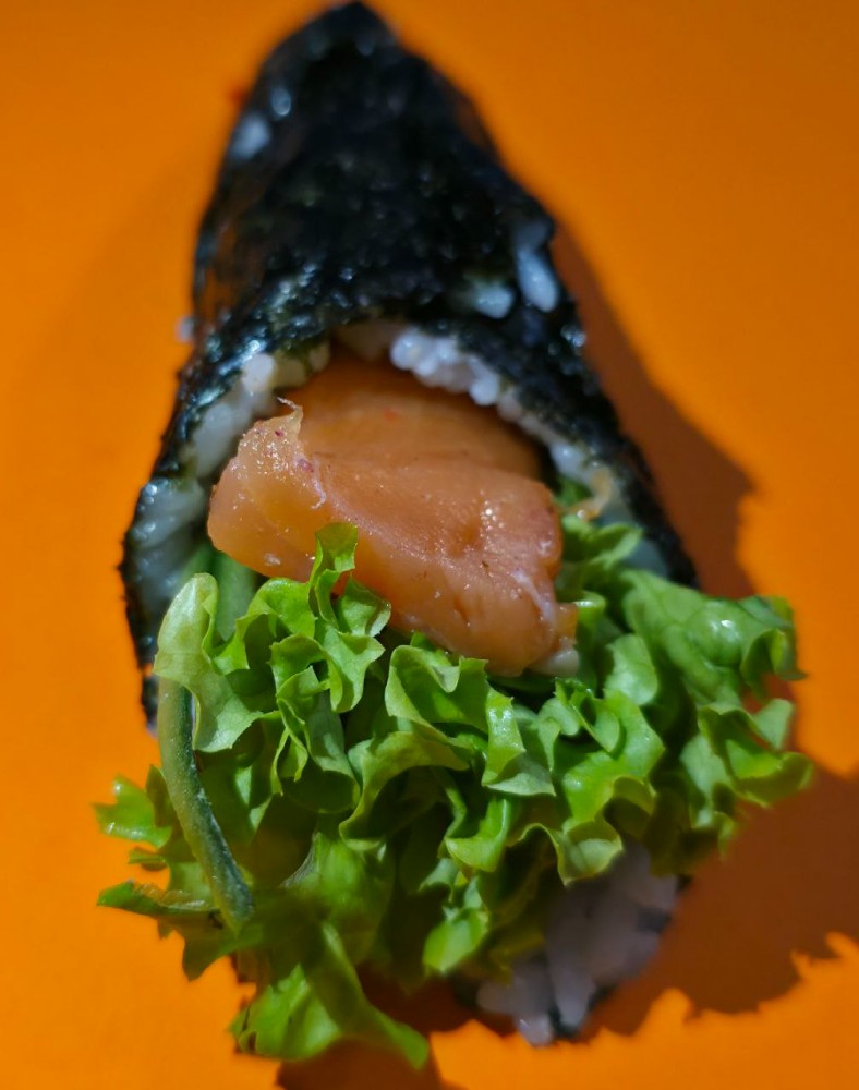 Темакі з лососем (85г)