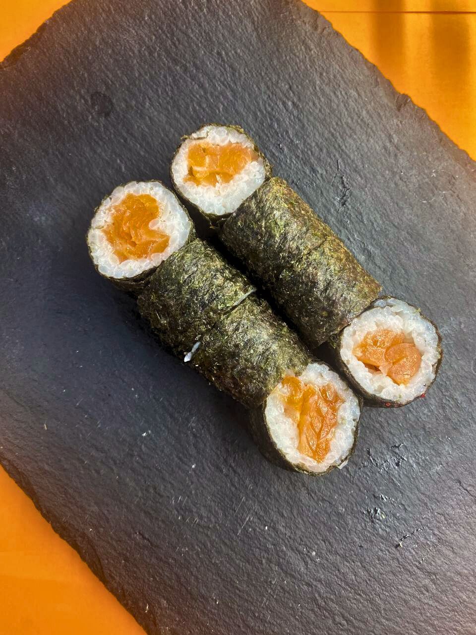 Макі з Лососем (110г) 8шт