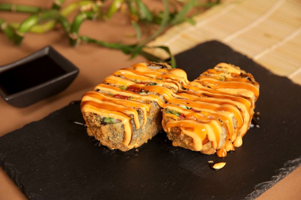 Суші бургер з лососем (300г)