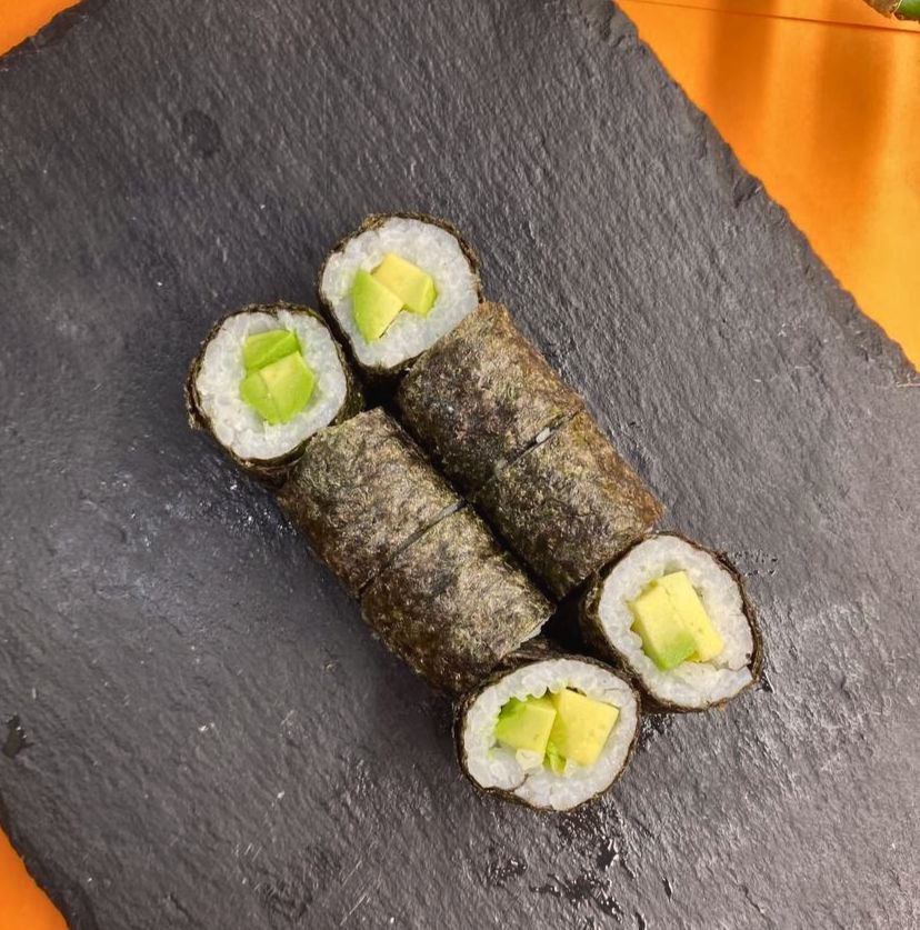 Макі з авокадо (110г) 8шт