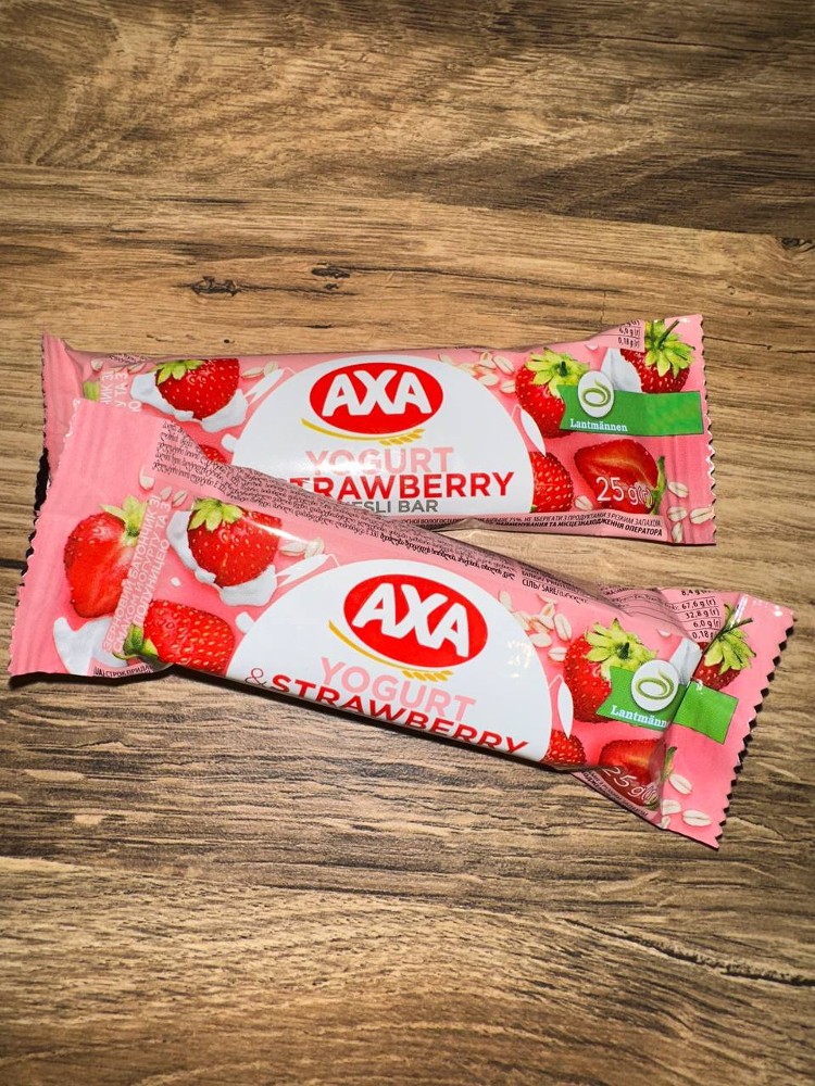 Батончик АХА йогурт і полуниця