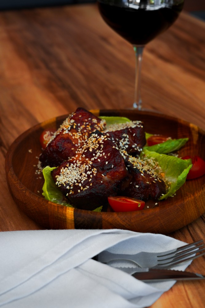 Свині реберця під соусом BBQ/Pork ribs with BBQ sauce