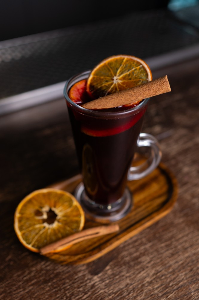 Глінтвейн на червоному з барбарисом та жабутикабой