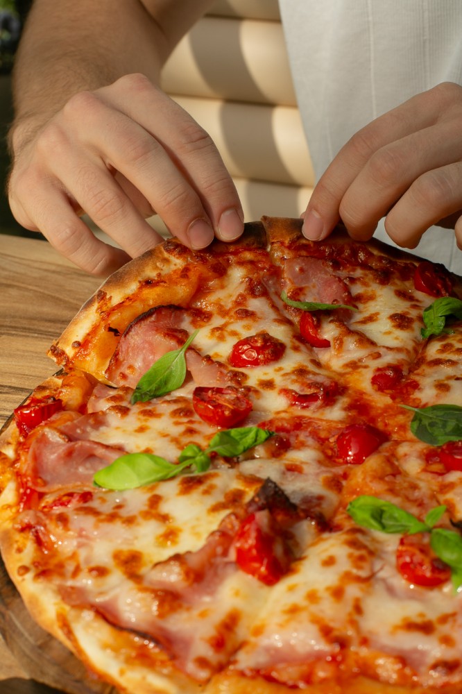 Хача-піца з шинкою