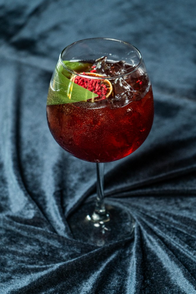 Sangria на червоному вині з грефрутом 