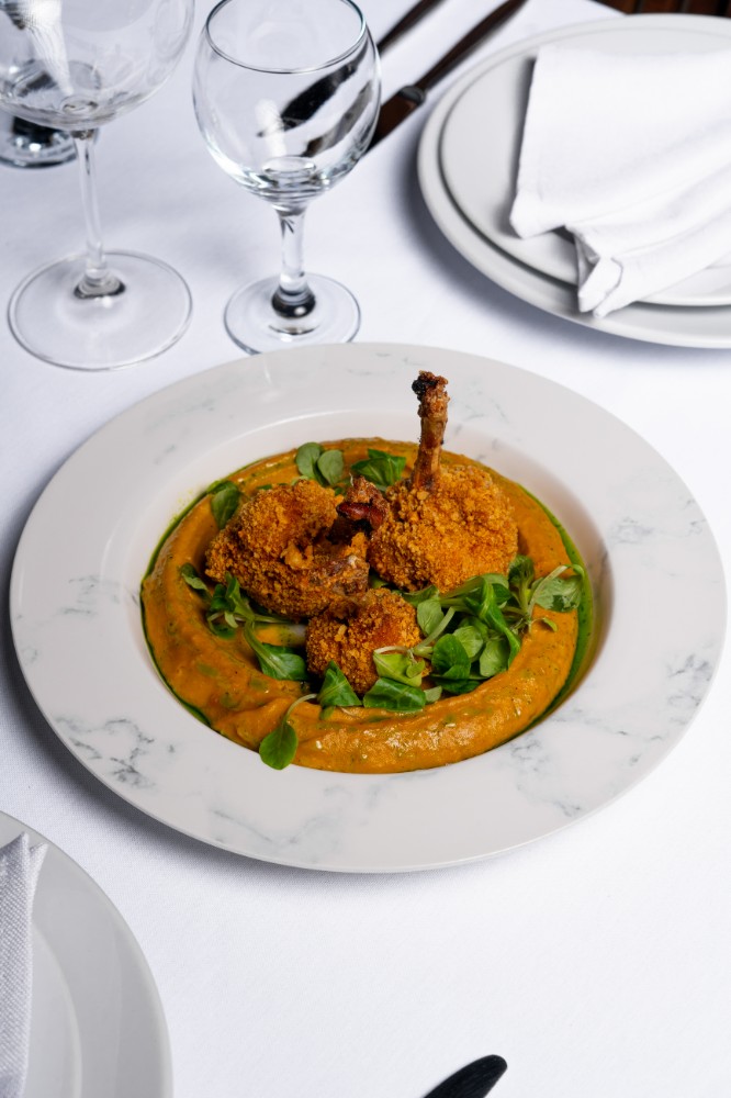 Крильця Бон-бон в сирній паніровці та гарбузовим пюре