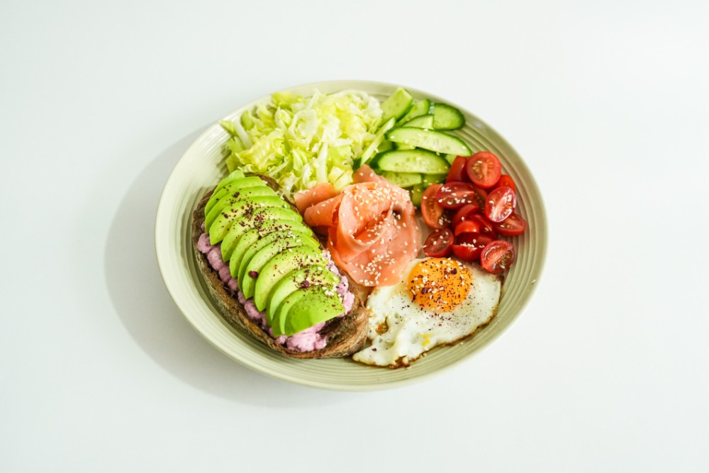  Qızılbalıqlı Səhər Boşqabı / Breakfast plate with Smoked Salmon