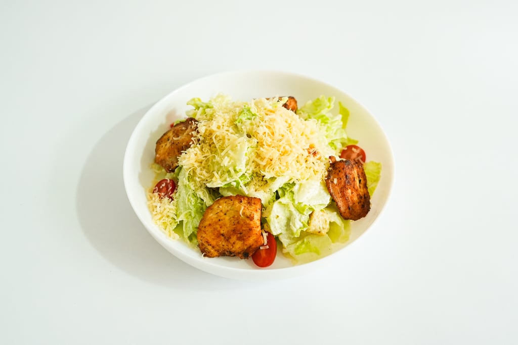 Sezar salatı Toyuq/Krevet / Caesar Salad with Chicken/Shrimp 