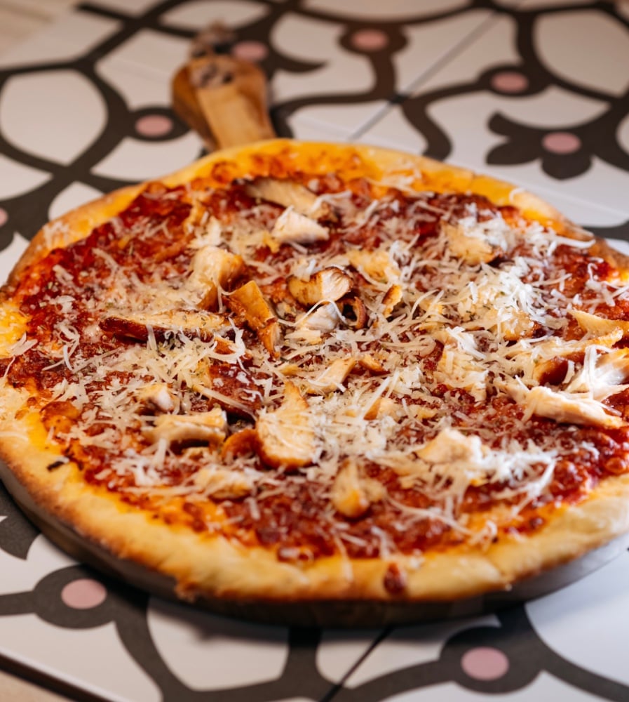 ქათმის პიცა / Pizza with Chicken