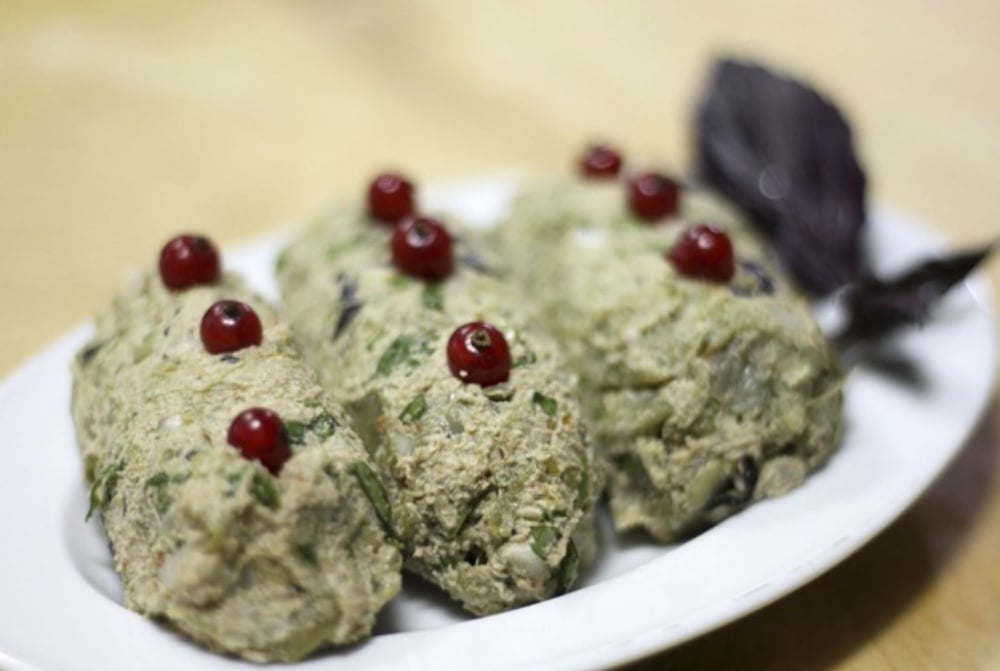 მწვანე ლობიო ნიგვზის სოუსით/Green beans with walnut sauce