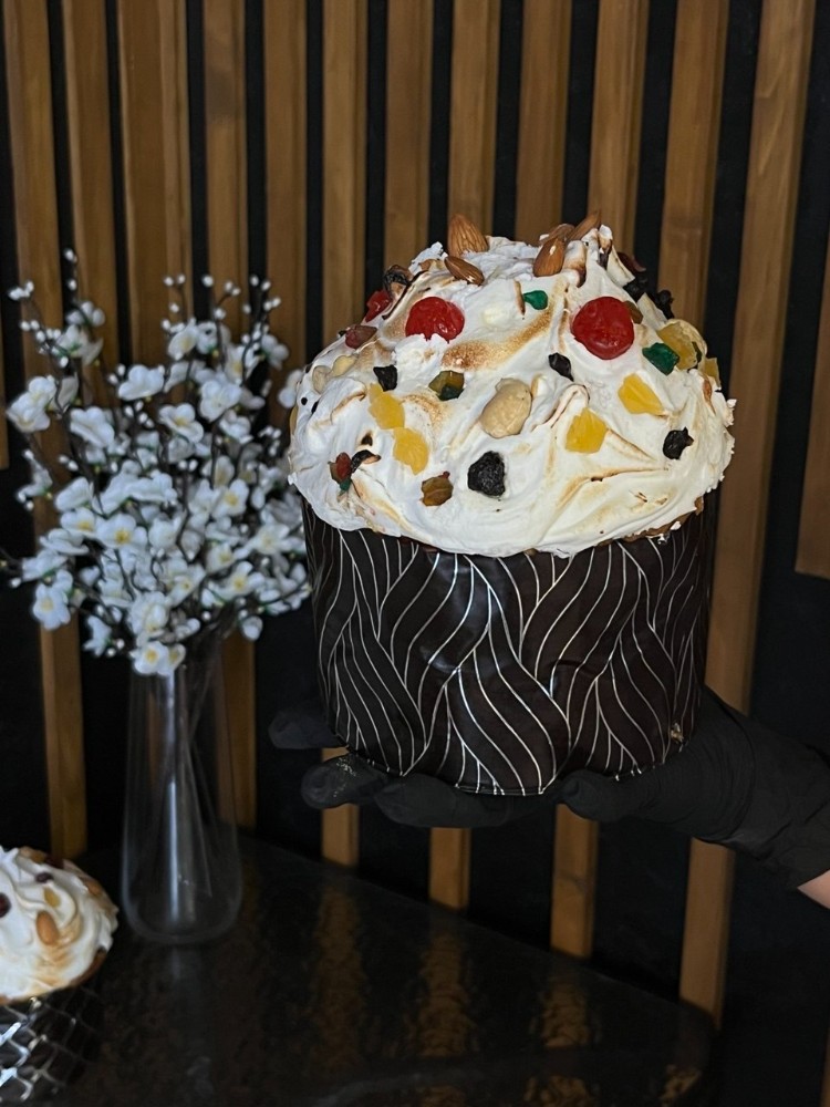 Паска "Українська класика з родзинками"