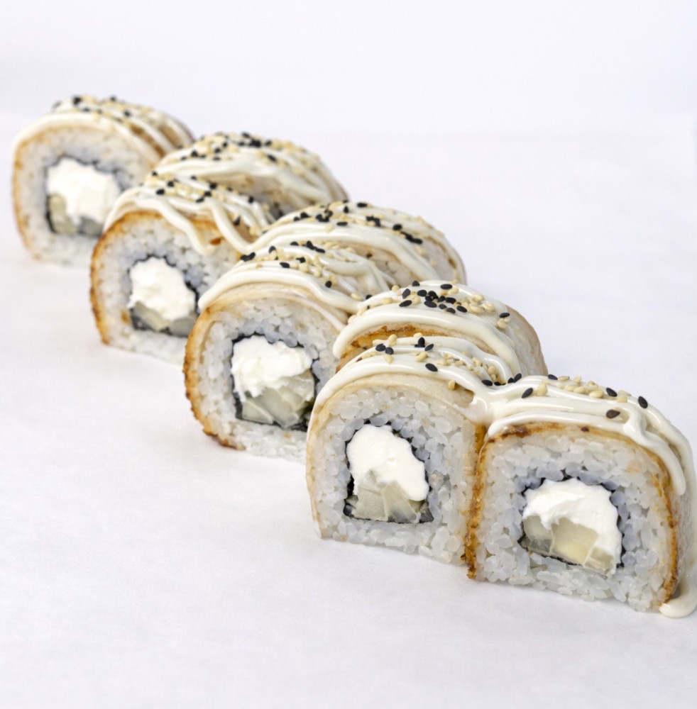 Рол з вугрем, грушею та соусом Дор Блю