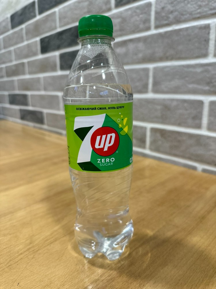 Напій 7-UP