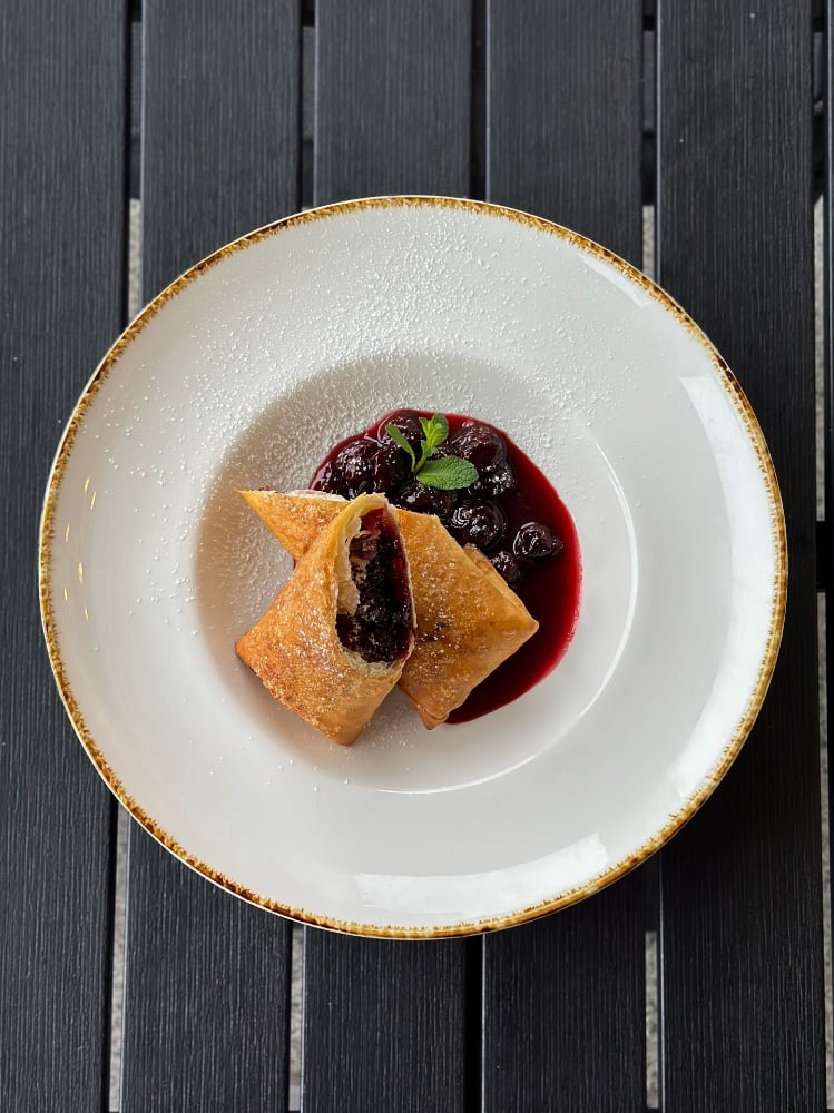 Штрудель з вишнею