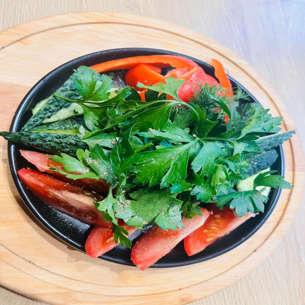 Свіжі овочі та зелень