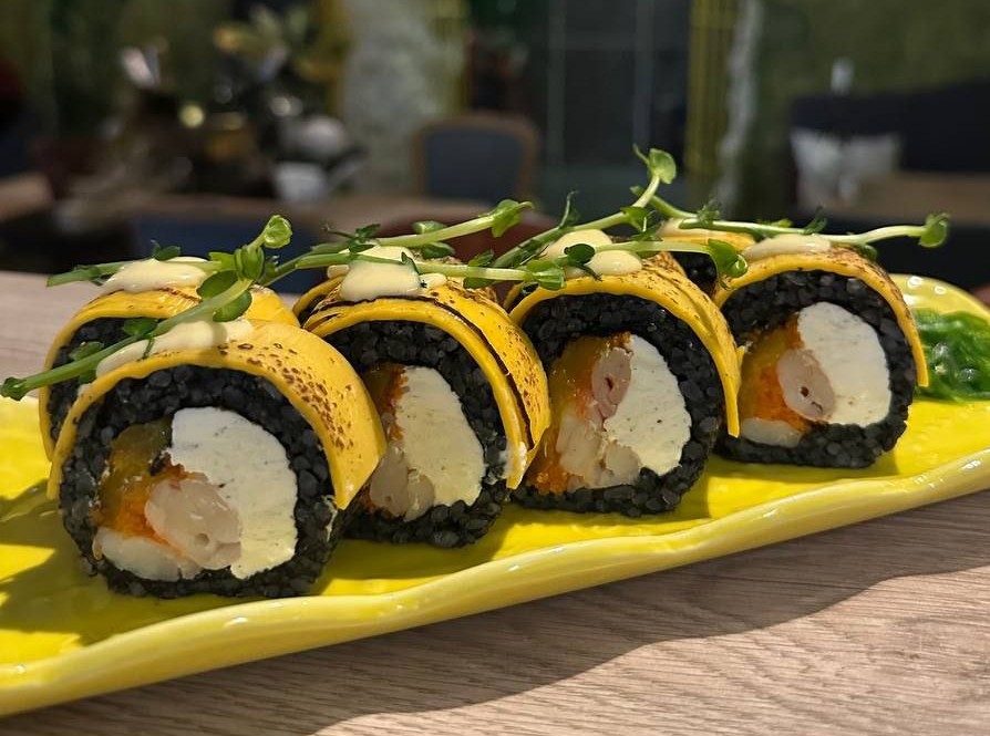 РОЛ BLACK CHEESE