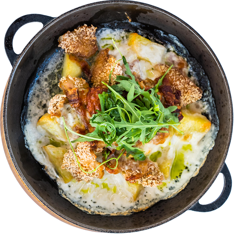 Пательня з хрусткою куркою,панчетою та смаженою картоплею