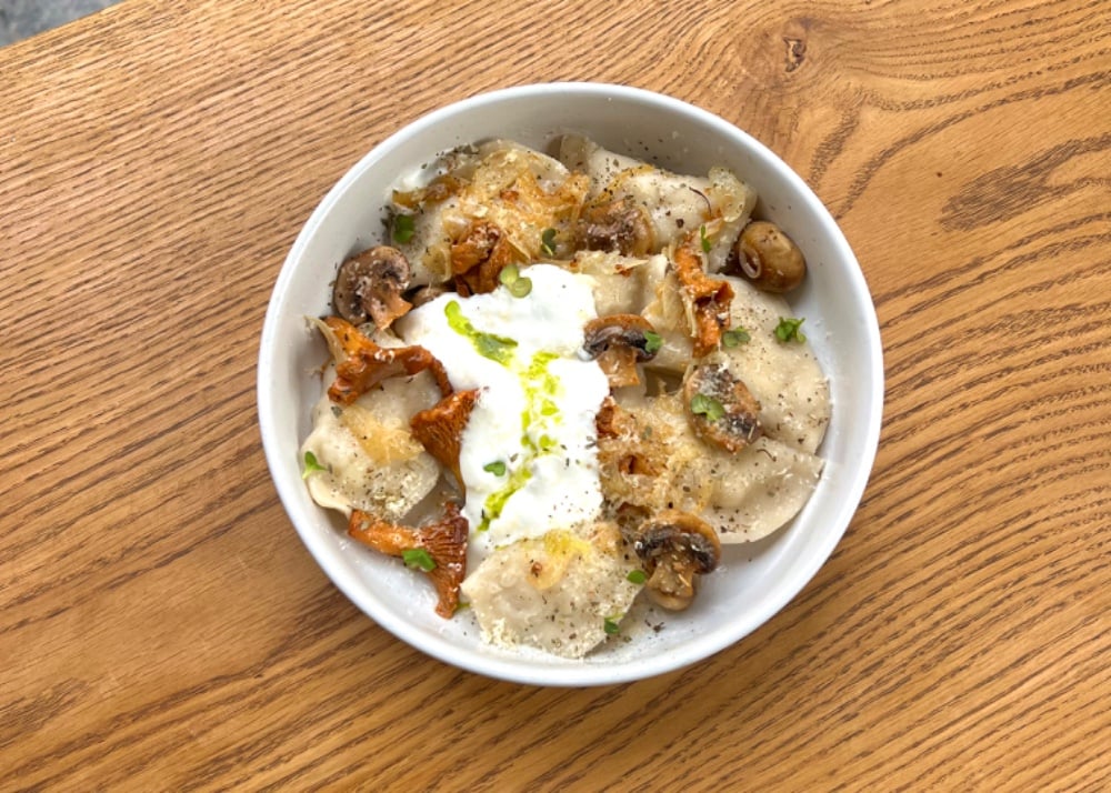 Варенички з куркою та грибами