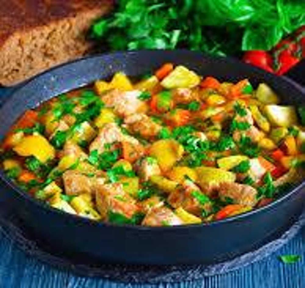 Свинина тушкована з овочами 250 гр