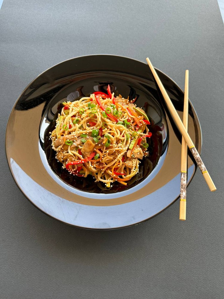 LUNCH - WOK With Chicken