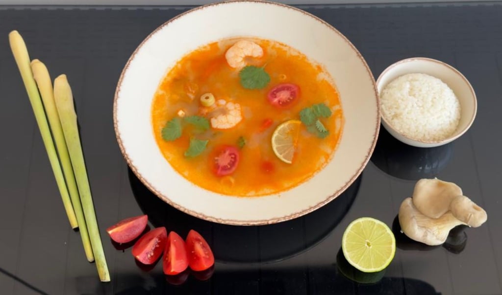 Tom Yum Light 🦐 🐙 🦑 225 gr (1/2 portion) 