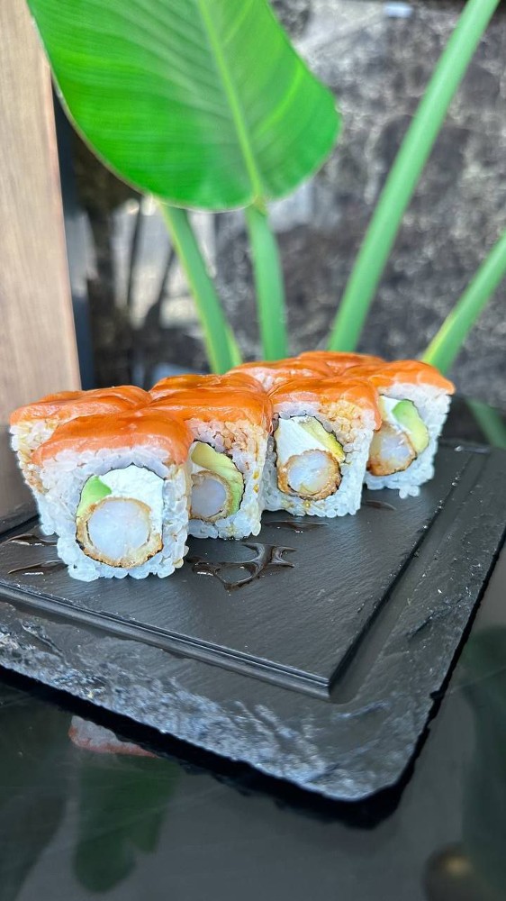 Tiara Roll 🦐 🐠🥑