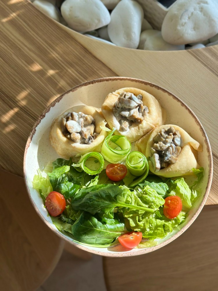 Млинці з куркою та грибами