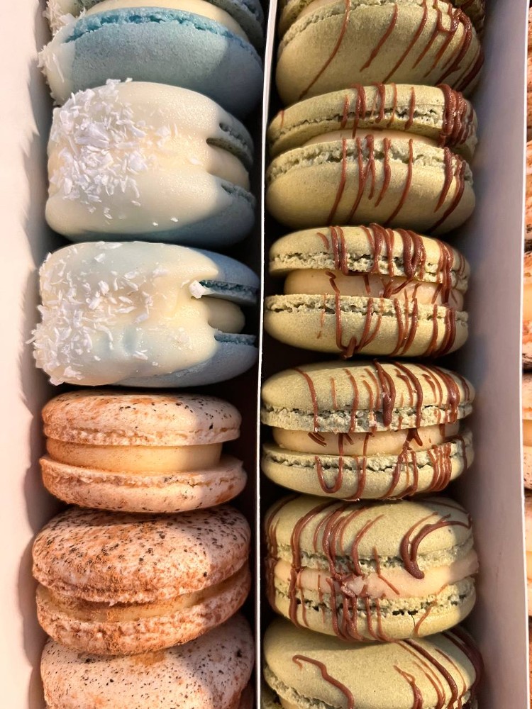 Макаронс на ганаші