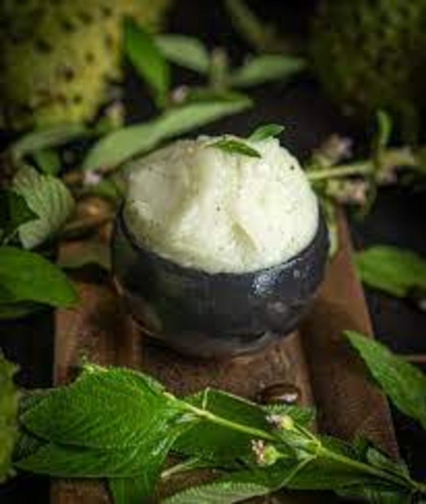Une boule de Glace Saveur Corosol