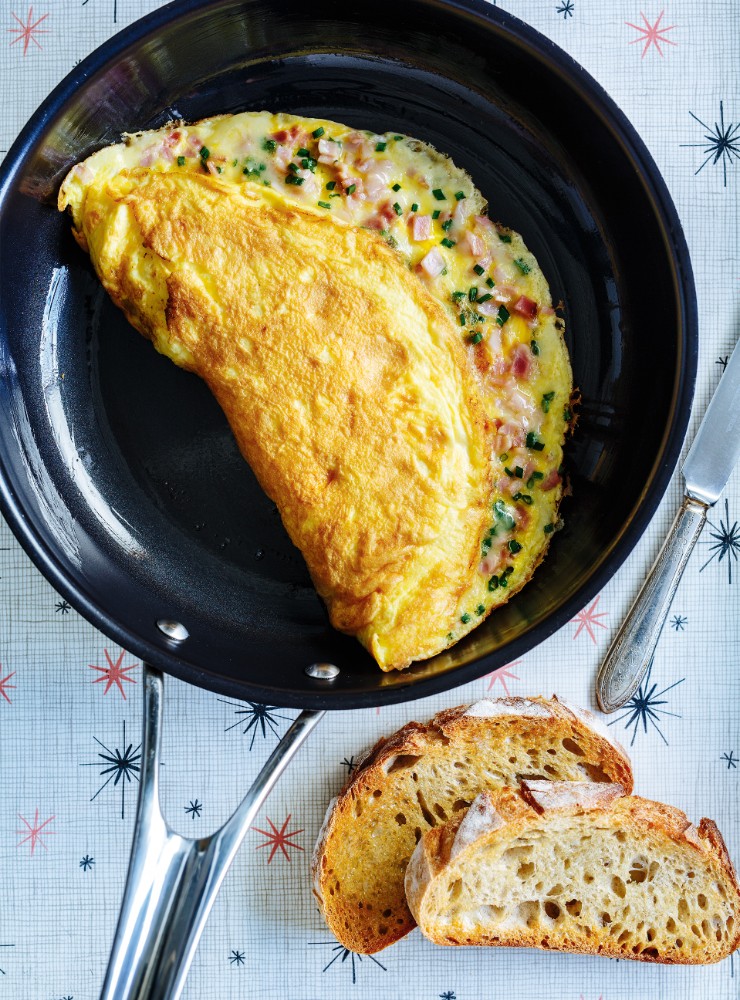 Omelette Garnie au Jambon Fromage