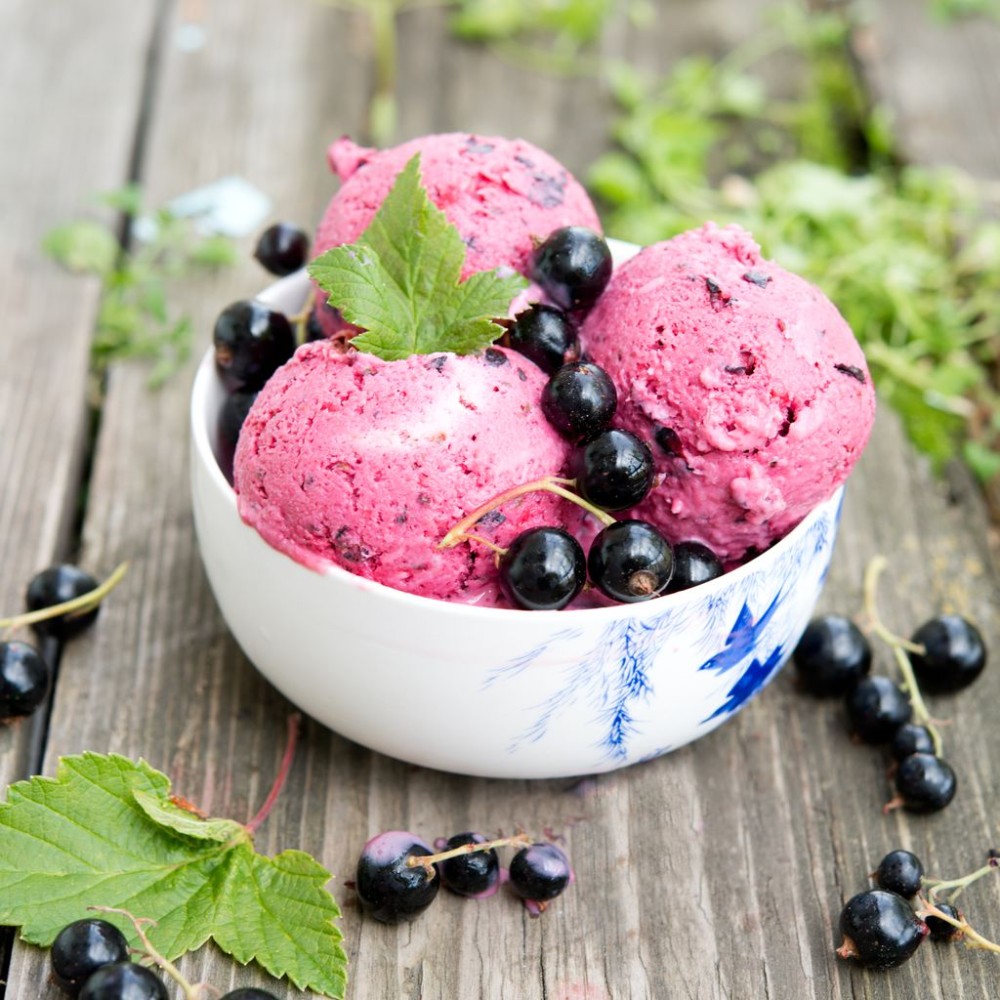 Trois boules de Glace Saveur Cassis