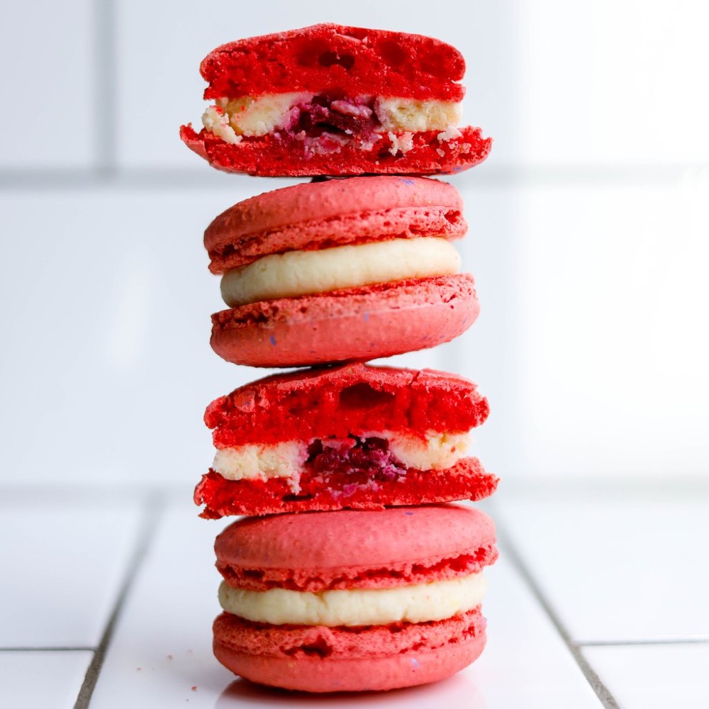 Макарун гауда-малина - Macaroon gouda-raspberry